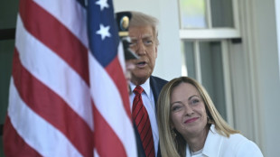 Trump está "100%" seguro de alcanzar acuerdo sobre aranceles con la UE